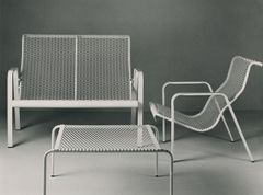 Catalano, sillón y mesa - Oscar Tusquets Blanca