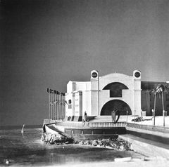 Centro Cultural La Puntilla - Oscar Tusquets Blanca