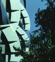 New Azulete - Oscar Tusquets Blanca