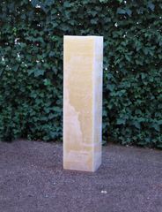 Black Moon - Oscar Tusquets Blanca