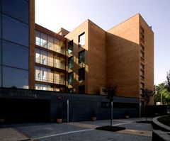 Ca l’Arnús, Hotel and Residence - Oscar Tusquets Blanca