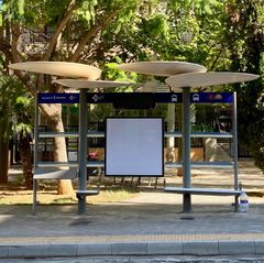 Palma Bus-Shelter - Oscar Tusquets Blanca