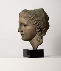 Satala Aphrodite - Oscar Tusquets Blanca